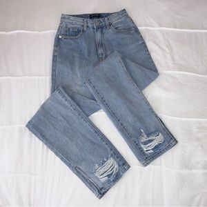 NWOT Light Blue Wash Ripped Split Hem Straight Jeans
